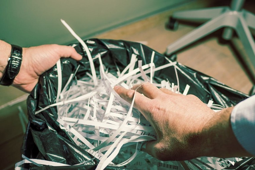 Can I Recycle Shredded Paper in a Plastic Bag?