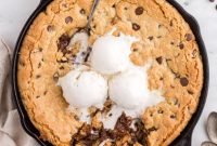 Ultimate Skillet Chocolate Chip Cookie