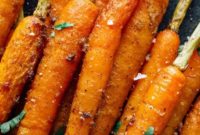 Sweet and Tangy Slow Cooker Balsamic Carrots