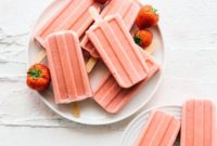 Creamy Strawberry Banana Pops