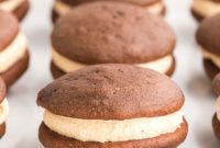 Spiced Mini Pumpkin Whoopie Pies