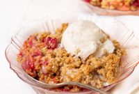 Spring Rhubarb Crumble