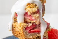 Sweet-Tart Strawberry Rhubarb Crumble Bars
