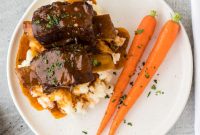 Fall Off The Bone Instant Pot Short Ribs