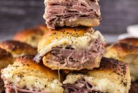 Mouthwatering Roast Beef Sliders