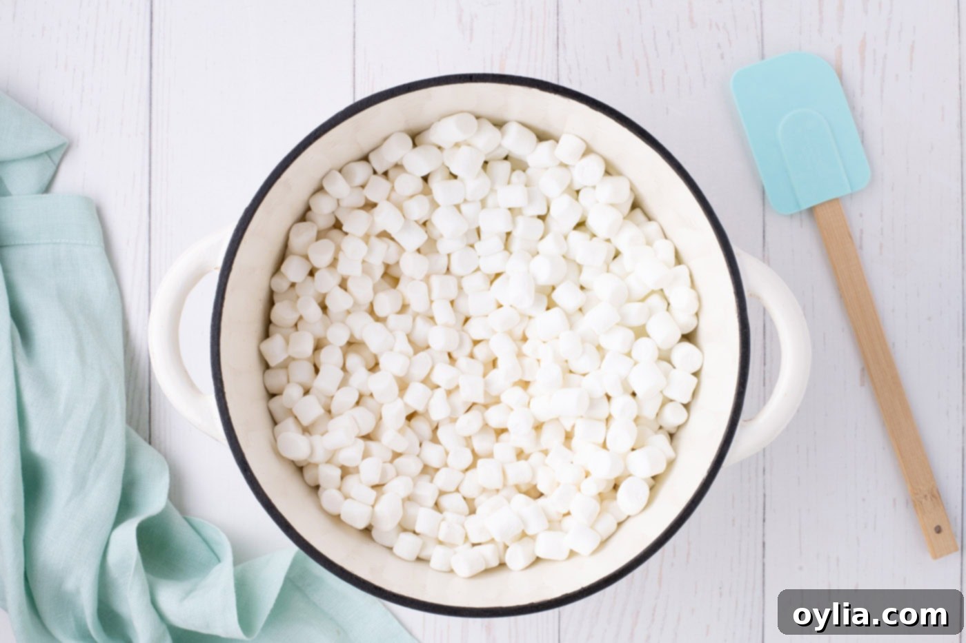 marshmallows in a dutch oven