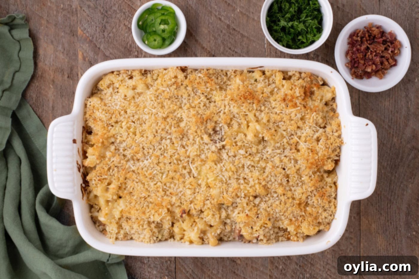 baked jalapeno mac and cheese with panko topping