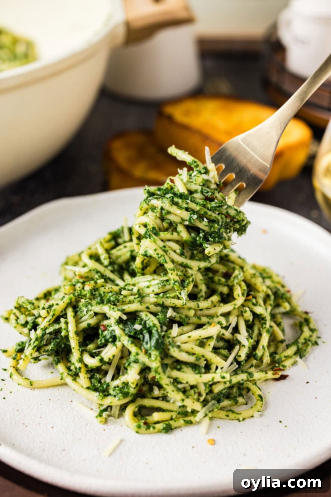 Spinach Spaghetti twirled around a fork