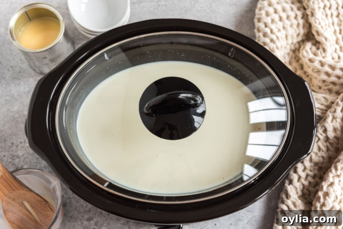 lid on crockpot hot chocolate