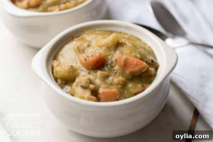 Split pea soup in bowls