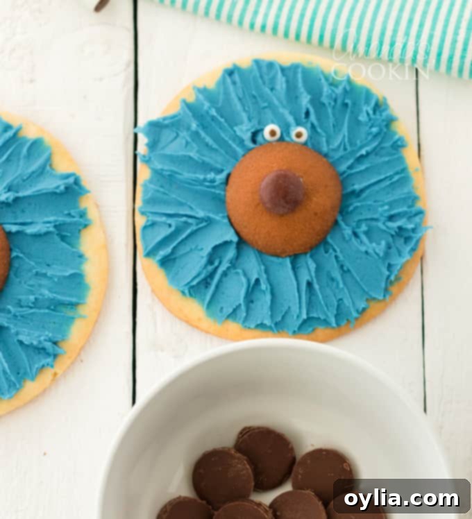 decorating a cookie