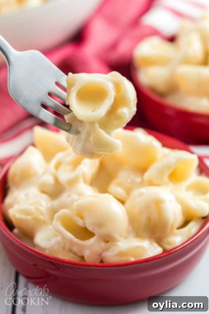 fork full of homemade panera mac and cheese