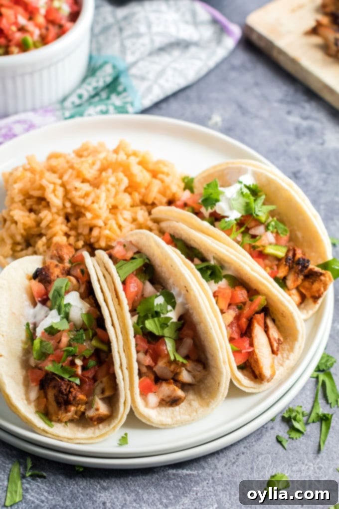 plate of chicken tacos