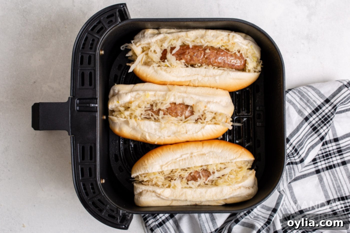 sauerkrat and on bratwurst with buns