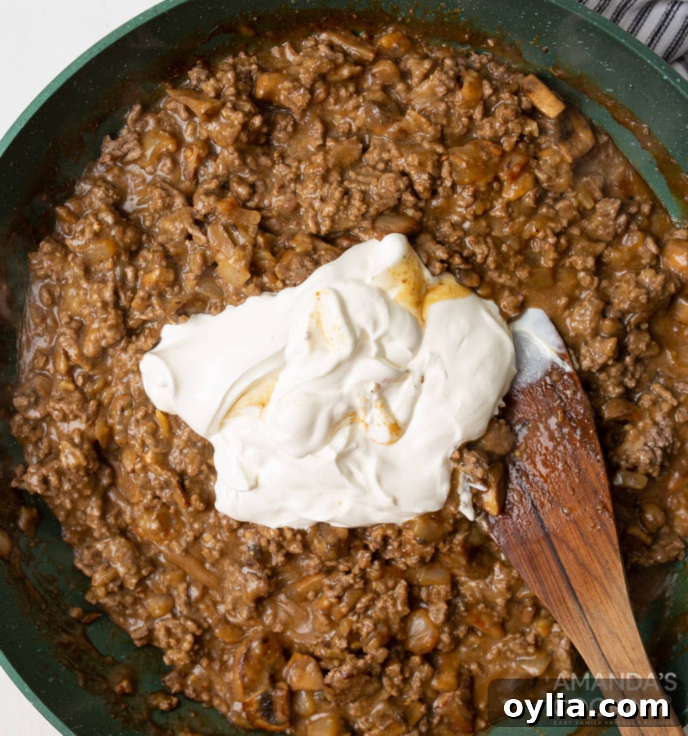 sour cream over ground beef stroganoff