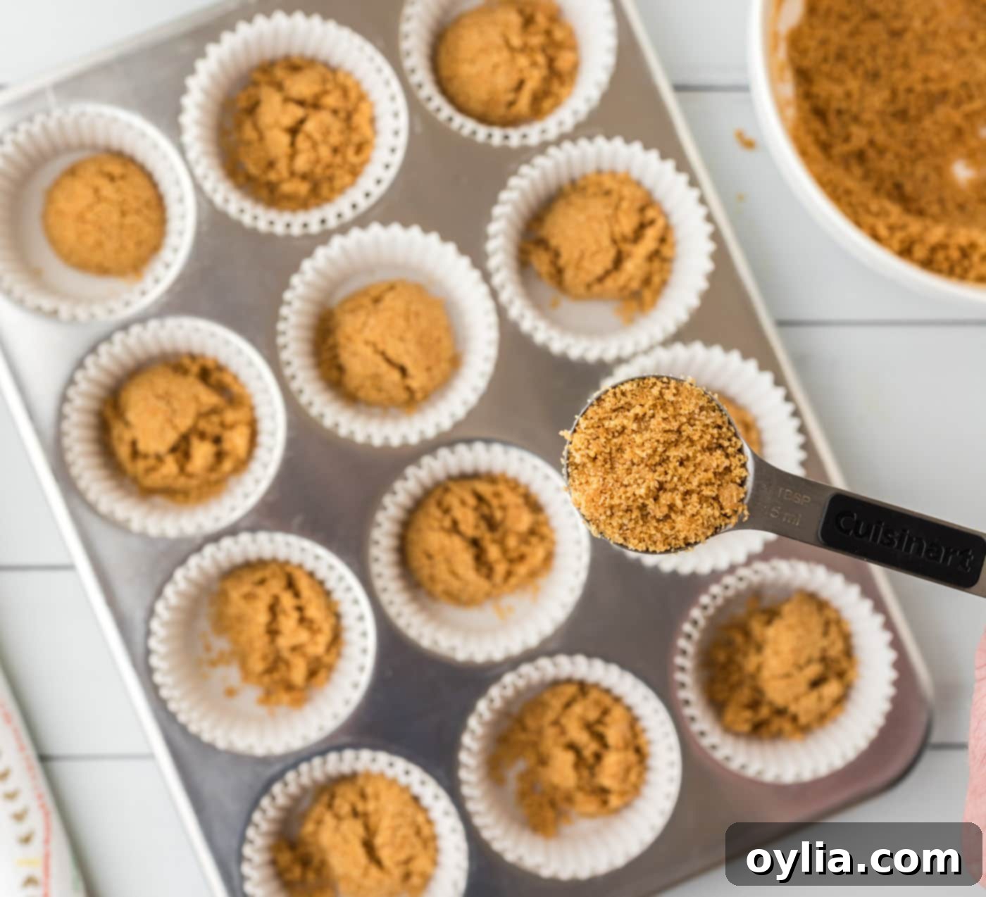 graham cracker crust in cupcake liners