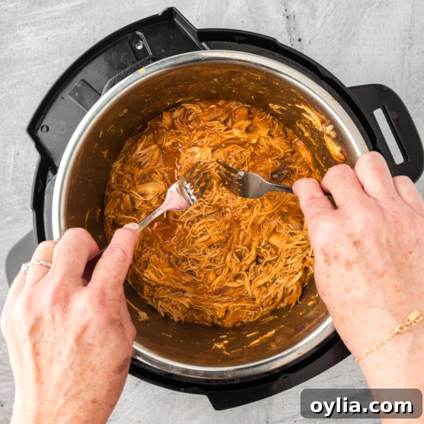 Shredding barbecue chicken in Instant Pot