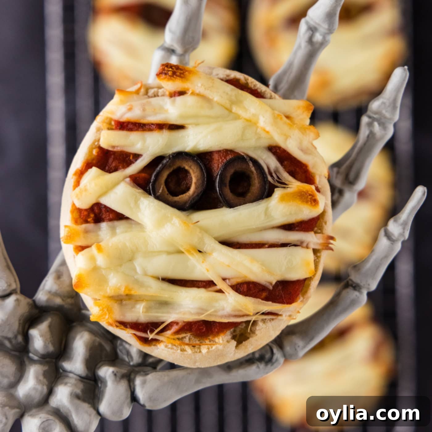 Mummy Pizza Bites 1 featured 116173